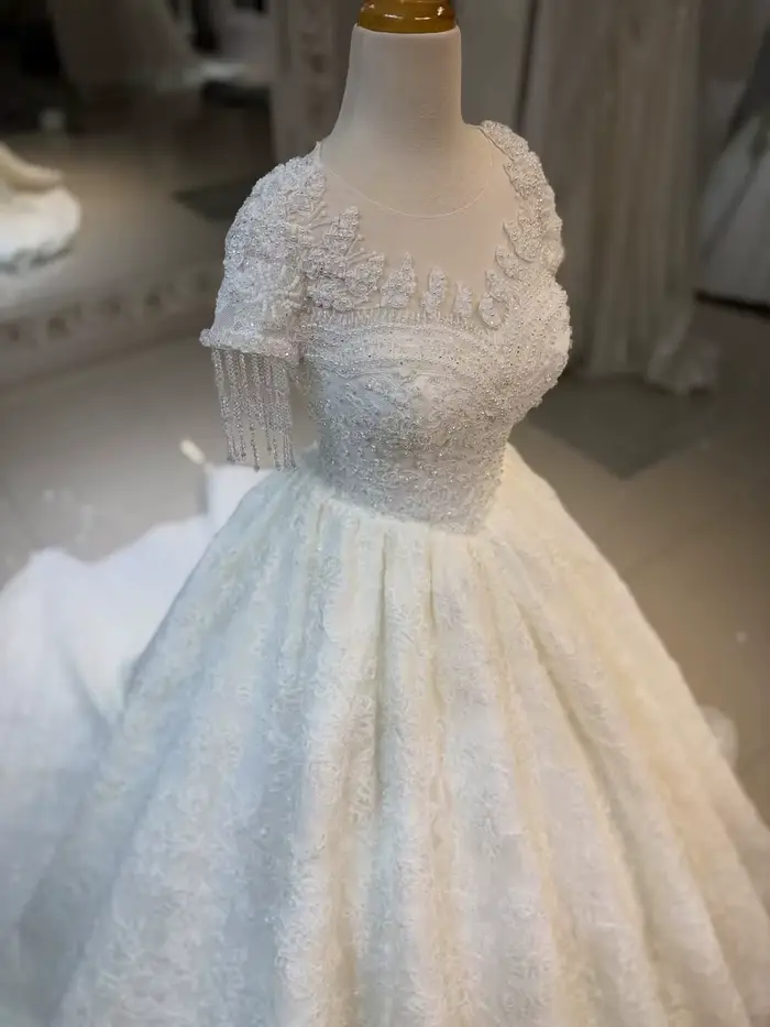 Robes de mariée princesse scintillantes personnalisées