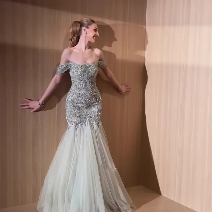 Robe de soirée sirène de luxe en polyester satiné perlée avec décolleté hors épaule pour femmes, idéale pour mariage et cérémonies spéciales
