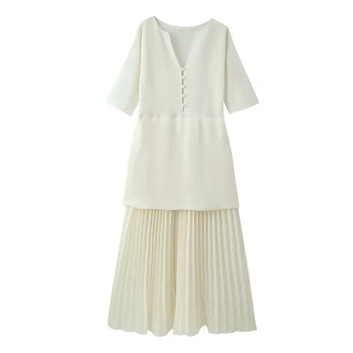 Robe plissée tricotée à manches courtes et col en V sexy