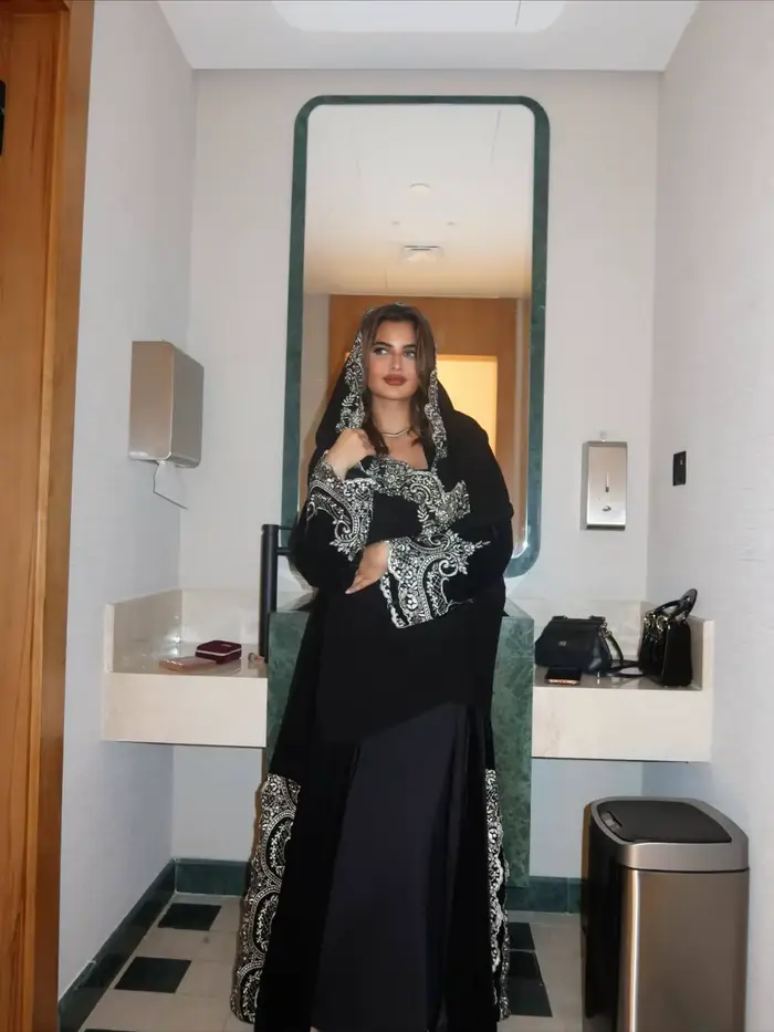 Robe de soirée trois pièces noire avec broderie argentée complexe pour femmes grandes tailles occassions formelles bal de promo tenue de cérémonie musulmane