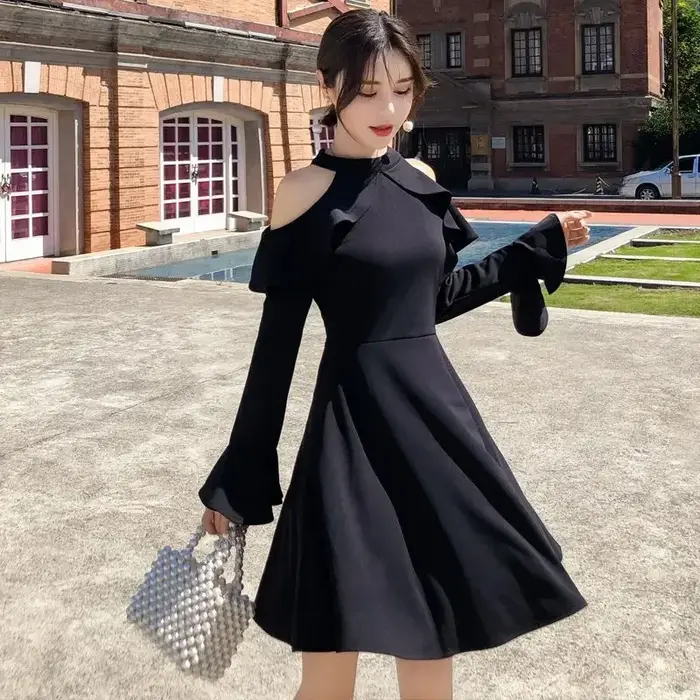 Robe noire sexy à manches longues pour femmes