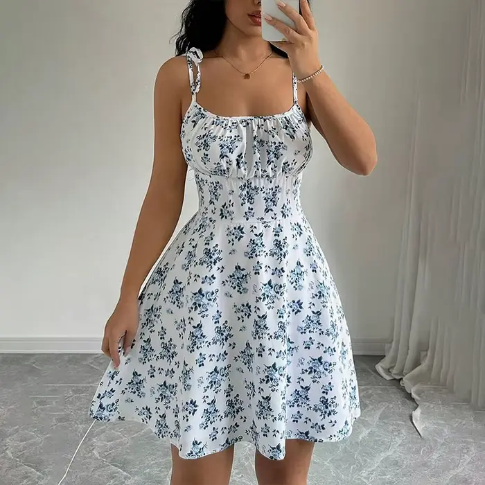 Robe courte à bretelles florale pour femmes, nouveau style de vacances d'été, tempérament de vacance