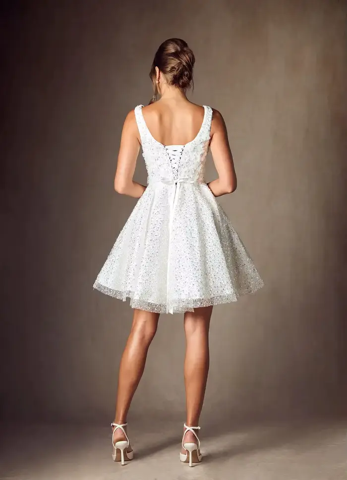 Robe de mariée à paillettes et perles en tulle style mini avec col carré et dos à lacets pour adolescent