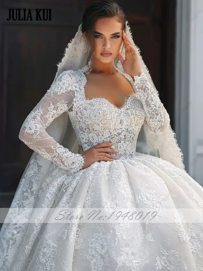 Julia Kui – robe de mariée en dentelle sur mesure
