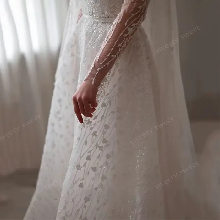Robe de mariée en organza perlé avec broderie et dentelle, ligne classique, col haut, manches longues, occasion spéciale, luxe, mariage, gala
