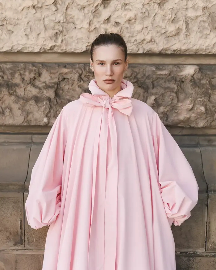 Robe longue rose pastel et bleue à manches bouffantes coupe ample pour femmes occassions spéciales soirée bal party mariage red carpet