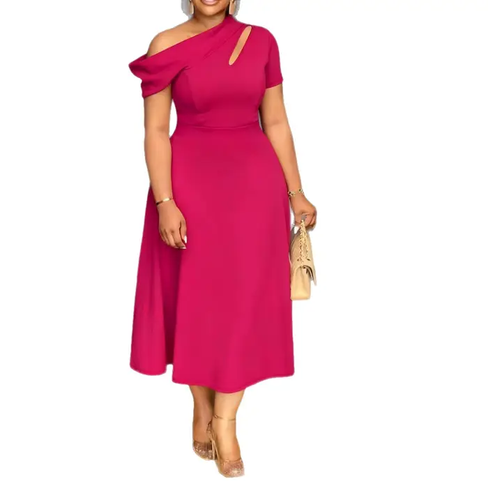 Robe longue élégante grande taille pour l'été, couleur unie, col asymétrique, coupe ajustée, jupe ma
