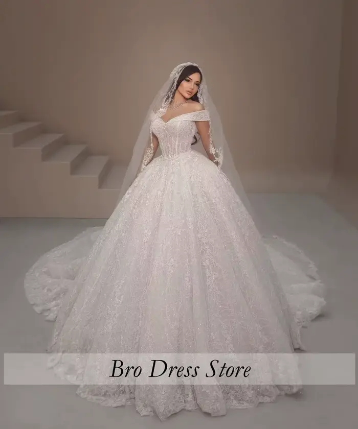 Robe de mariée de princesse royale personnalisée, épaules dénudées, manches longues, dentelle, robe 