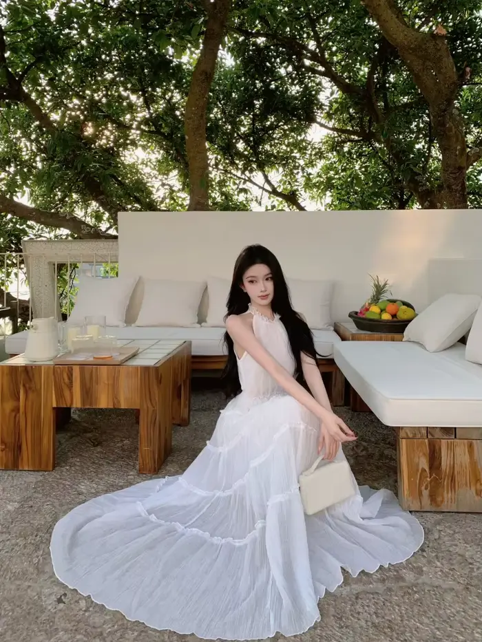 Robe longue d'été blanche élégante et sexy pour femme, style Muse, dos nu, sans manches, col licou, 