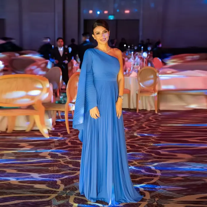 Robe de soirée en mousseline bleu ciel à une épaule avec manches cape, plissée, coupe trapèze, pour 