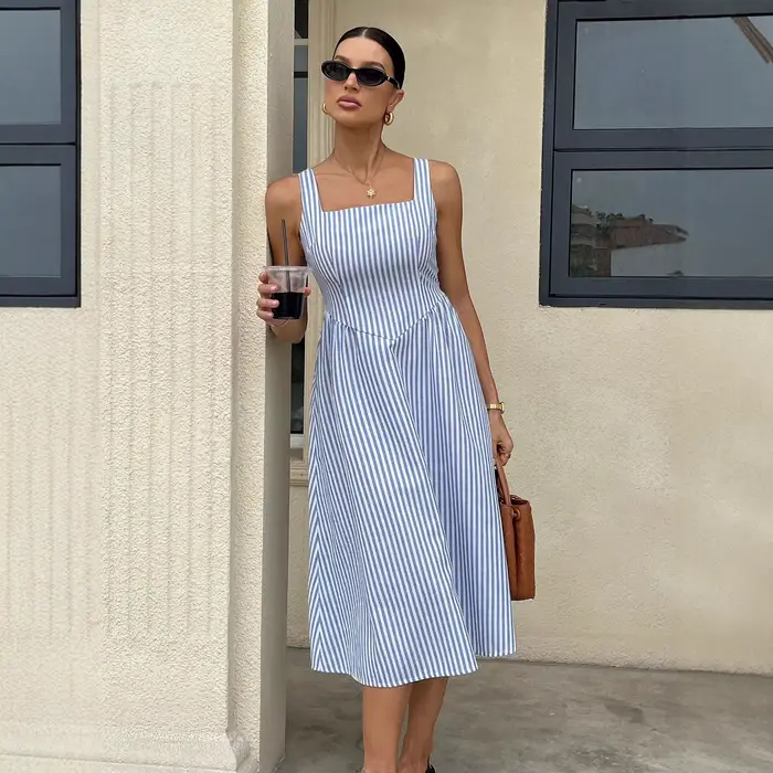 Robe élégante à bretelles pour femmes style streetwear printemps été décontractée longue rayée occassions spéciales détente vacances