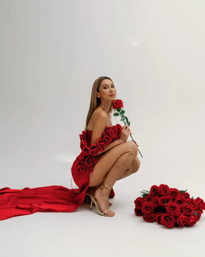 Robe de soirée élégante à fleurs rouges