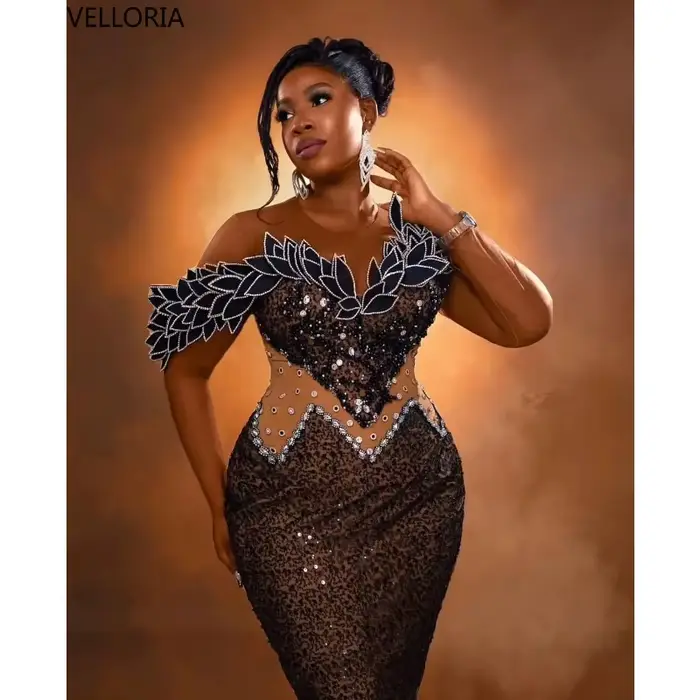 Robe sirène marron sans manches pour femmes africaines élégante avec applique en feuille 3D pour soirées officielles et événements spéciaux