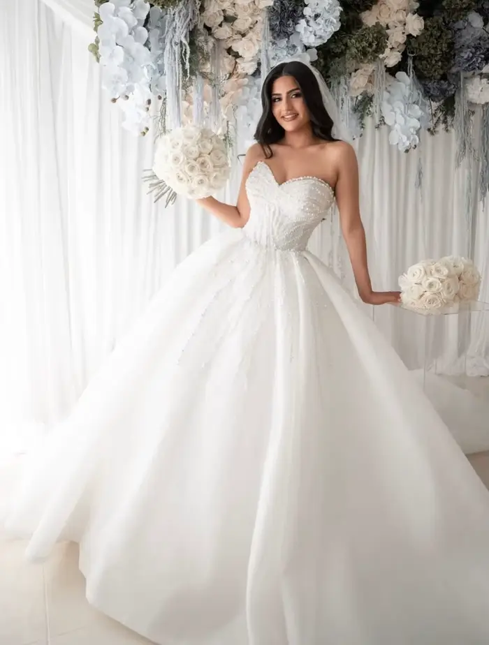 Robes de mariée sexy personnalisées avec perles