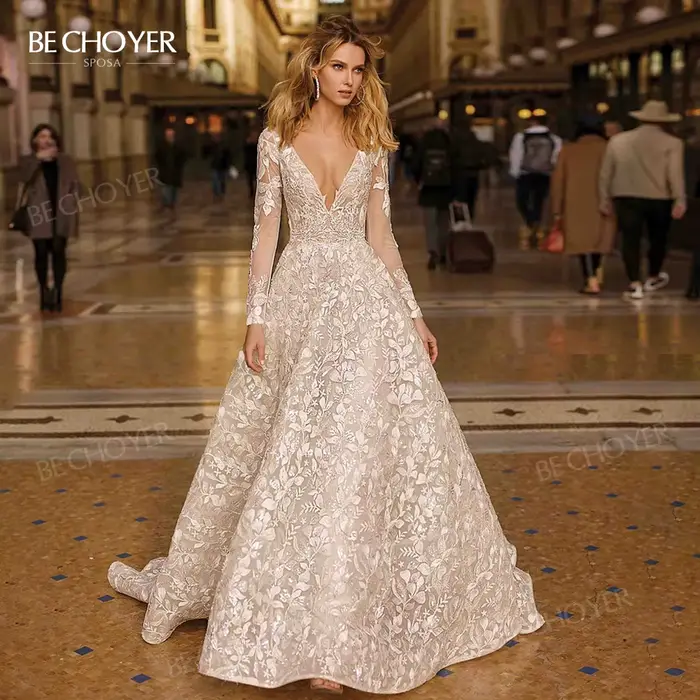 Robe de mariée col en V manches longues coupe trapèze magnifique traîne courte 2026 Princesse BECHOY
