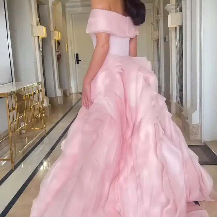 Robes de bal rose gaine robe Sharon de mariage personnalisée