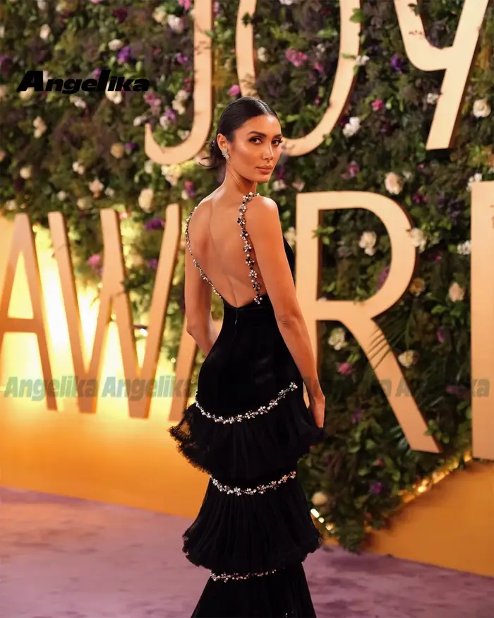 Angelika Robes De soirée sirène à la mode pour les femmes Dubaï strass dos nu à plusieurs niveaux