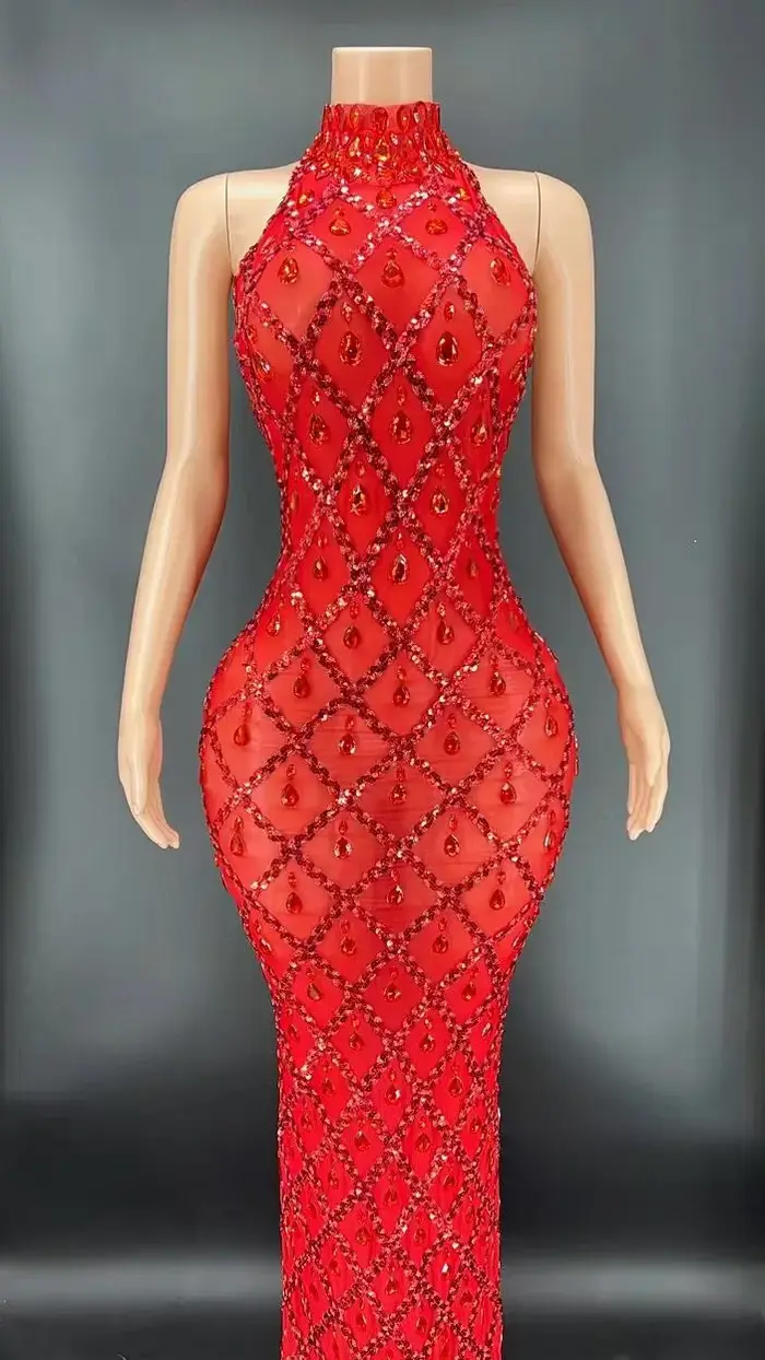 Robe courte transparente avec biscuits argentés clignotants