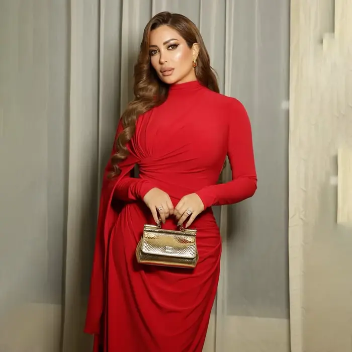 Robe de Soirée Rouge Personnalisée à Col Montant et Manches Longues pour Femmes Occasions Spéciales Soirées Officielles Élégante et Sophistiquée