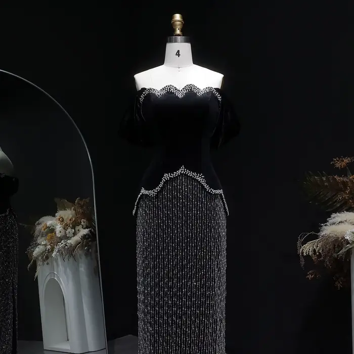 Robe de soirée droite de luxe noire Sharon Said Dubai