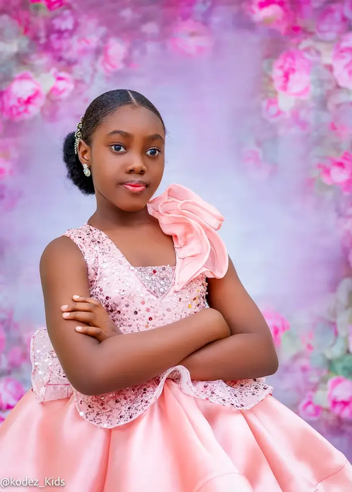 Robe Chic à Paillettes pour Fille Rose Courte à Fleurs Exquise pour Bal de Promo Séance Photo Occasions Spéciales