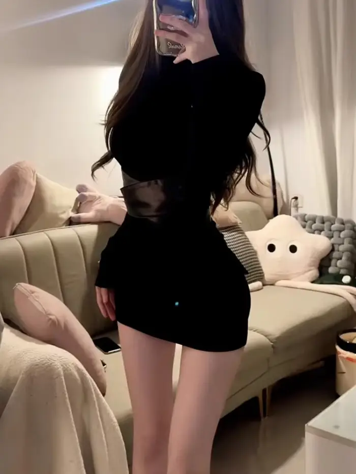 Mini robe noire à manches longues pour femmes