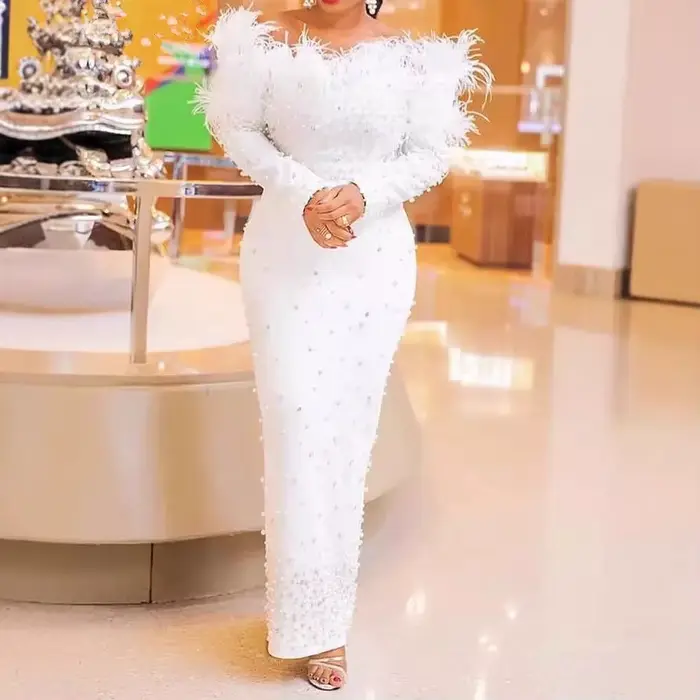 Robe évasée brodée élégante pour femmes grandes tailles décolleté cou fendu soirée cocktail mariage automne hiver polyester