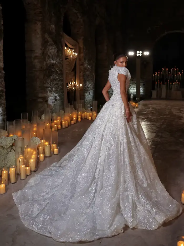 Robe de mariée princesse à épaules dénudées