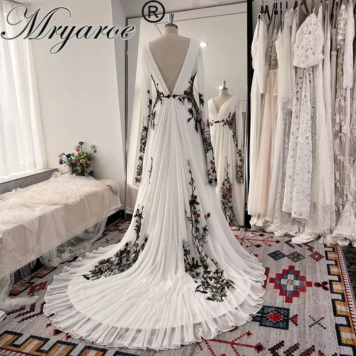 Mryarce robe de mariée noire à manches longues une ligne robes de mariée brodées florales colorées