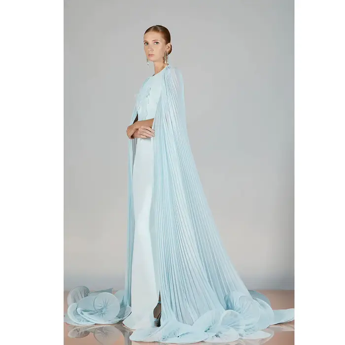 Robes de soirée longues élégantes bleu clair avec cape plissée, robe de soirée florale modeste pour