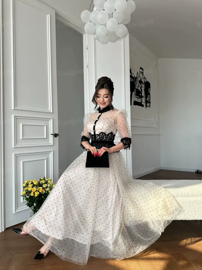 Robe de mariée en tulle bohème avec pois, demi-manches, soutien-gorge intégré, train de balayage, adaptée aux futures mamans et aux soirées formelles