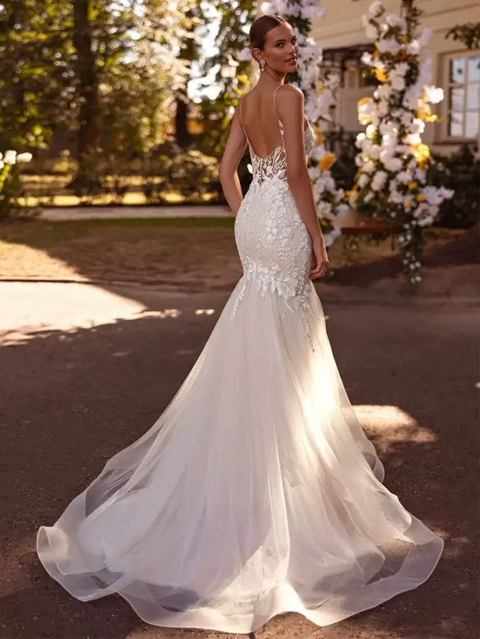 Robe de mariée sirène Sexy, col en V, personnalisée, bretelles Spaghetti, paillettes appliquées, traîne de balayage