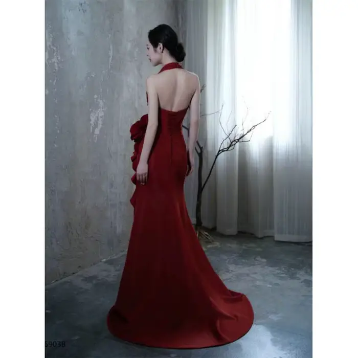 Col en v vin rouge robe de mariée