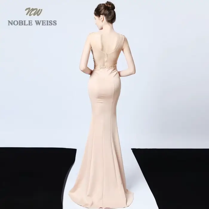 Robe de soirée en satin sirène à col en V