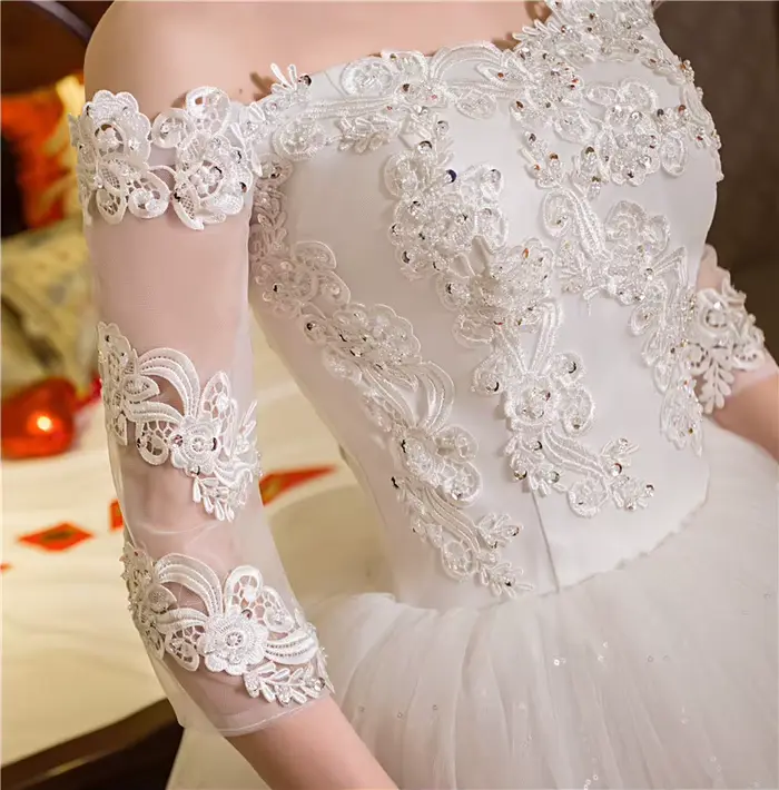 Robe de mariée en dentelle sexy princesse initiée col bateau demi-manches soutien-gorge intégré pour femmes enceintes occassions spéciales