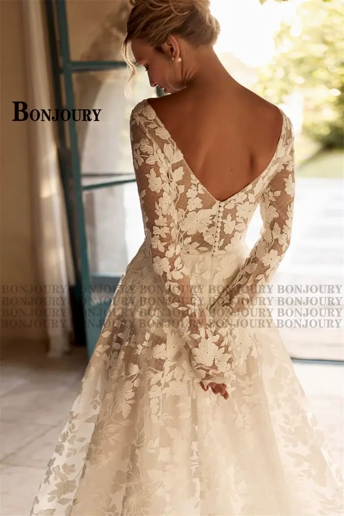 Robes de mariée modernes BONJOURY pour la mariée avec appliques