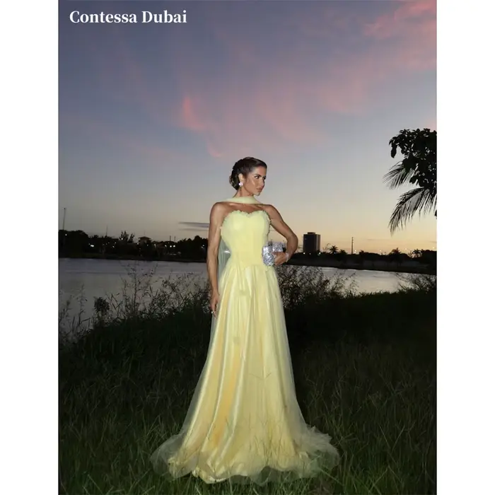 Robe de soirée bustier personnalisée Contessa jaune citron, en satin et tulle, avec corset et cape,