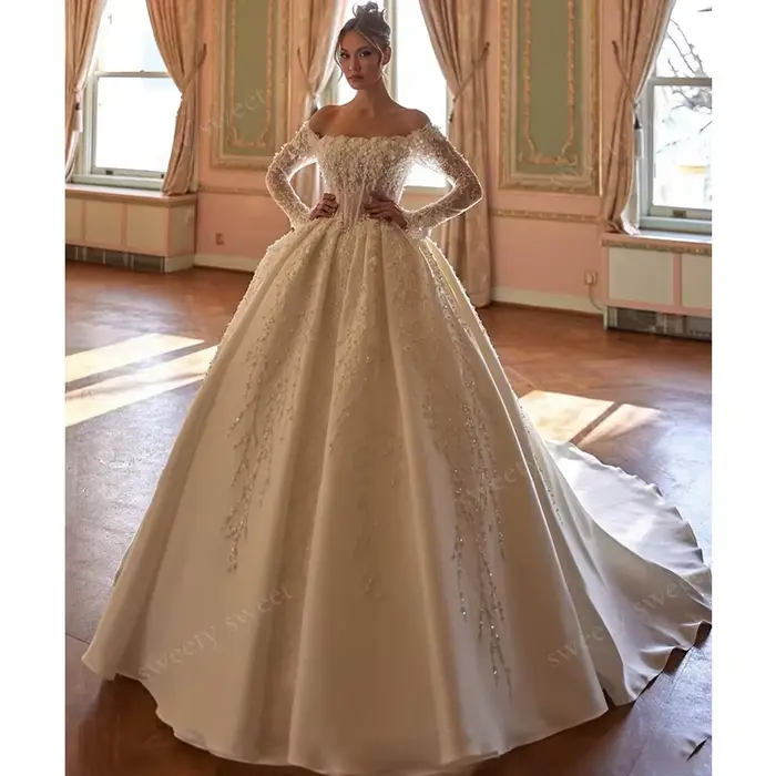 Robe de Mariée Élégante en Taffetas avec Perles et Dentelle Col Bateau Manches Longues Personnalisée Occasions Spéciales