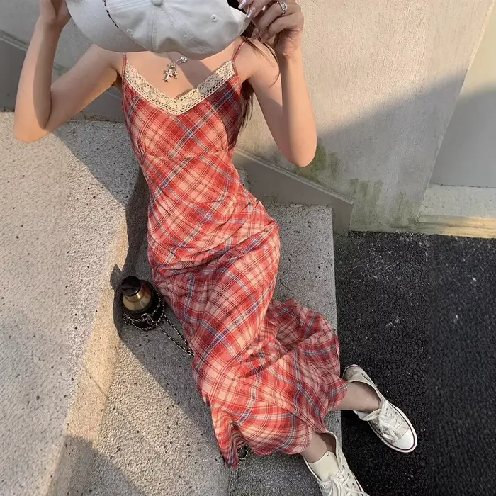 Robe longue élégante à carreaux avec dentelle, sensation haut de gamme, pour femme, été, plage, vacances, taille cintrée, coupe ajustée