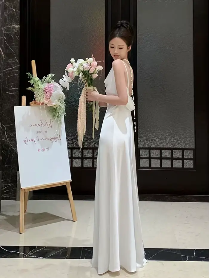 Robe de fiançailles à col en v, nouveau Style de printemps, robe du matin à bretelles, fente blanche