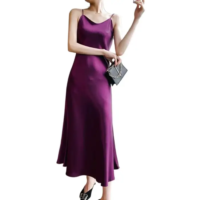 Robe longue en satin sexy tendance 2026 pour femme
