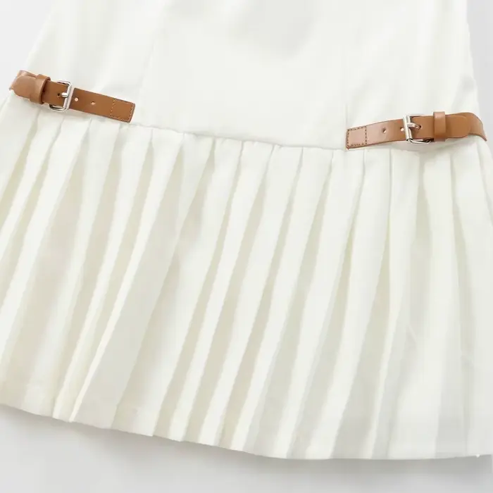 Robe crayon courte au design français tendance