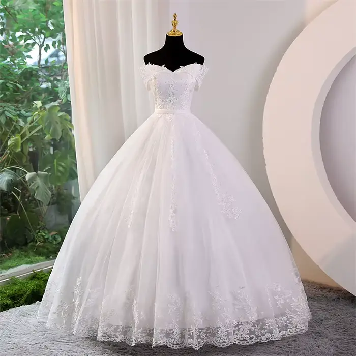 Robes de mariée blanches de grande taille