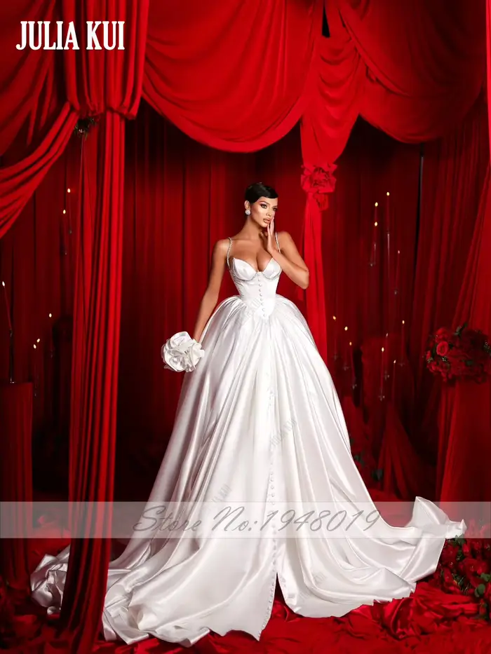 Julia Kui – Robes de mariée luxueuses en satin sur mesure