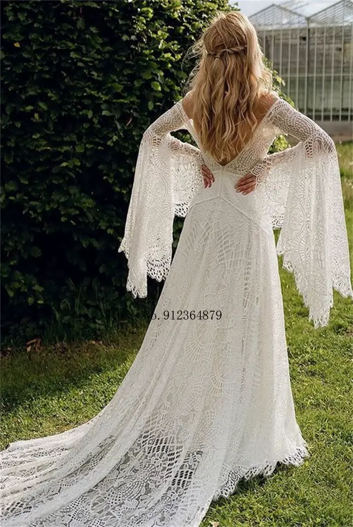 Robe de mariée bohème en dentelle à manches cloche