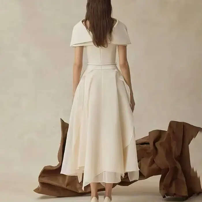 DEAT 2026 Nouvelle Robe Longue Asymétrique à Taille Cintrée avec Cape, Design Niche Vietnamien, Ensemble Deux Pièces avec Ceinture