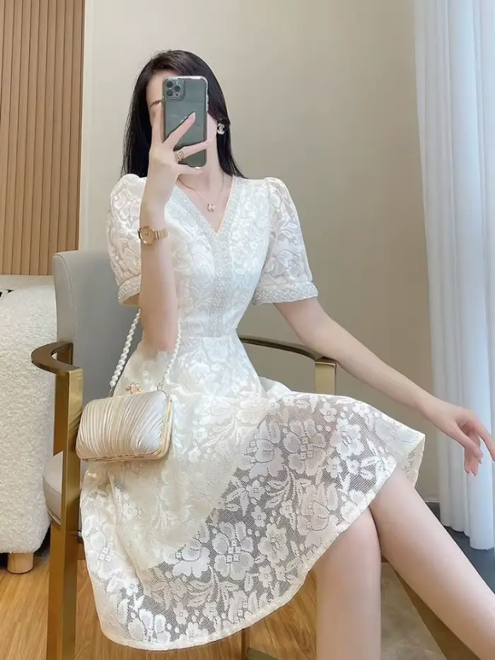Robe mi-longue blanche pour femme