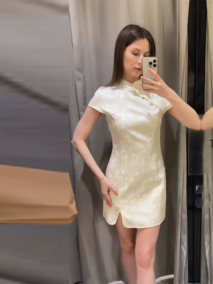 Nouvelle Robe de Soirée Femme Mini Moulante à Col Mandarin et Manches Courtes