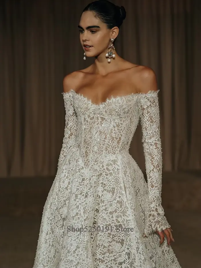 Robe de mariée blanche personnalisée en dentelle