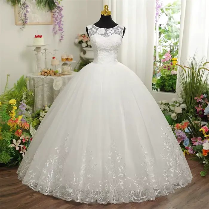 Robes de mariée princesse ivoire pour femmes